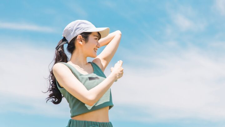 夏の汗対策：メイク崩れと臭いを防ぐ方法とおすすめデオドラント製品