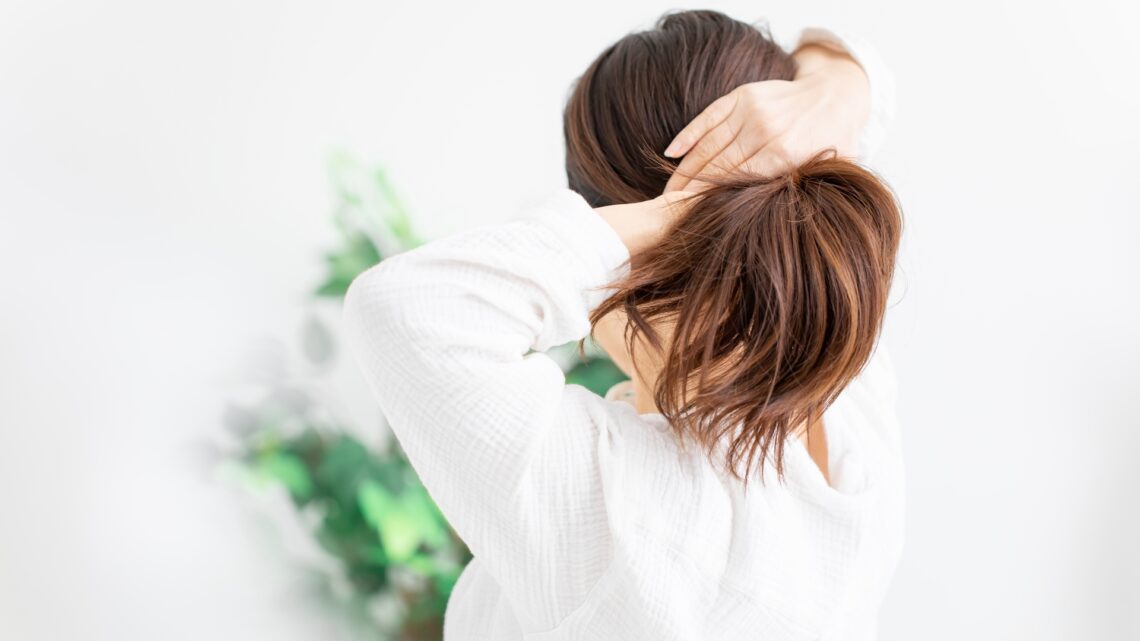 自宅で簡単！忙しい朝でも手軽にできるおしゃれヘアアレンジ5選