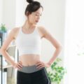お腹周りすっきり！夏服映えのくびれ作りメニュー