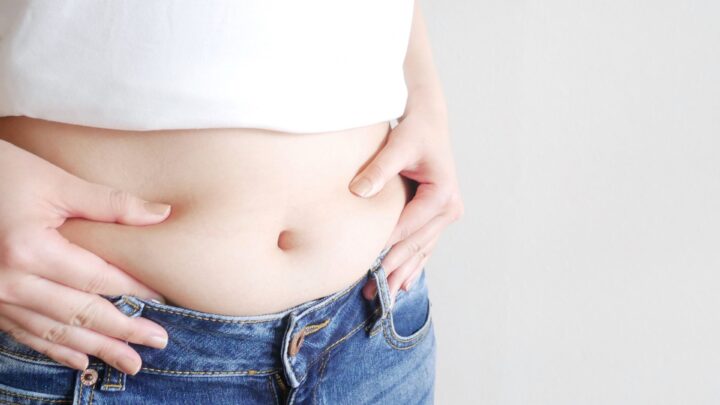 ぽっこりお腹にさよなら：皮下脂肪を減らす女性のための習慣＆トレーニング